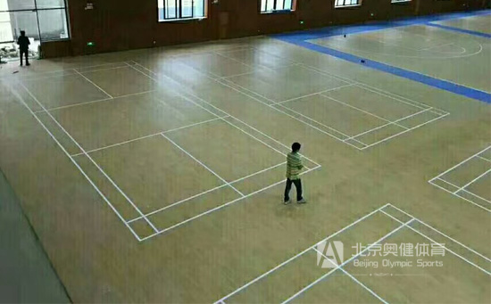 pvc塑膠運動地板-楓木紋羽毛球場
