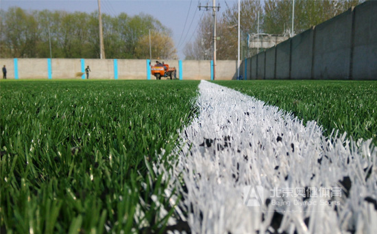 人造草坪足球場(chǎng)