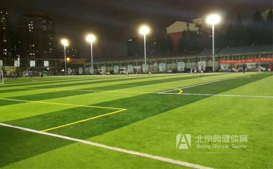 足球場場地?zé)艄? width=