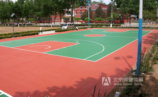 籃球場地面塑膠施工標準解析