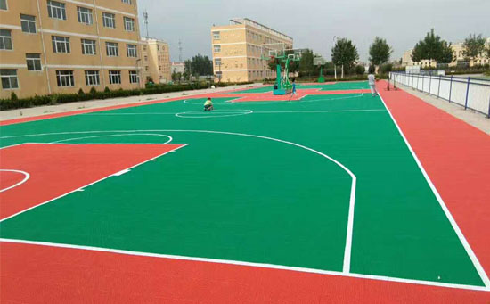 2片米格懸浮地板籃球場(chǎng)圖片