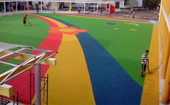 小區(qū)塑膠跑道多少錢一平方與厚度有關(guān)
