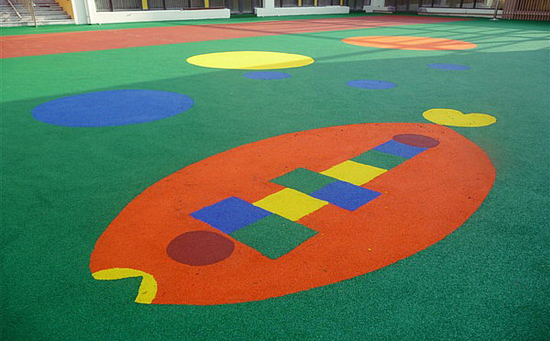 對于幼兒園的塑膠場地鋪裝，幼兒園院長們也是用盡了心思，