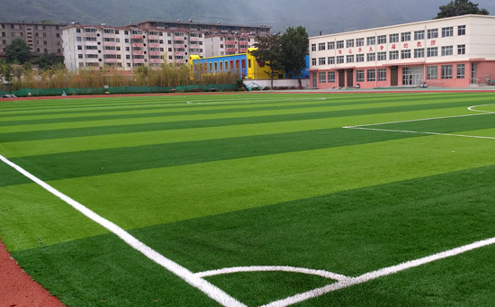 室外人造草足球場(chǎng)