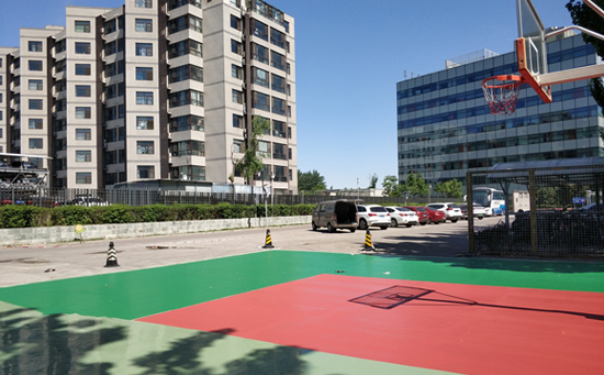 硅pu籃球場(chǎng)面層施工圖片