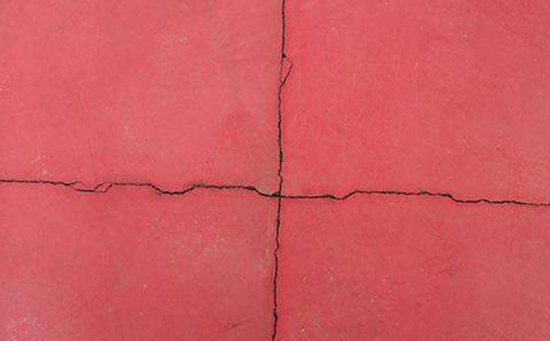 硅pu籃球場(chǎng)地面開裂圖片