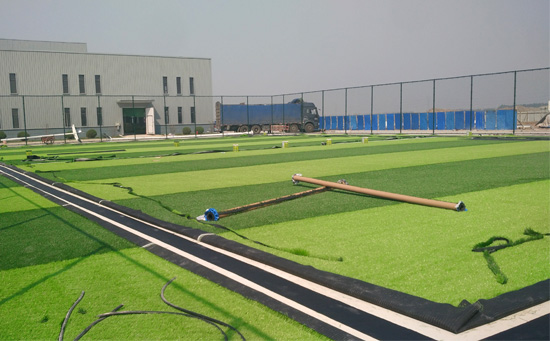 足球場施工之草坪裁切